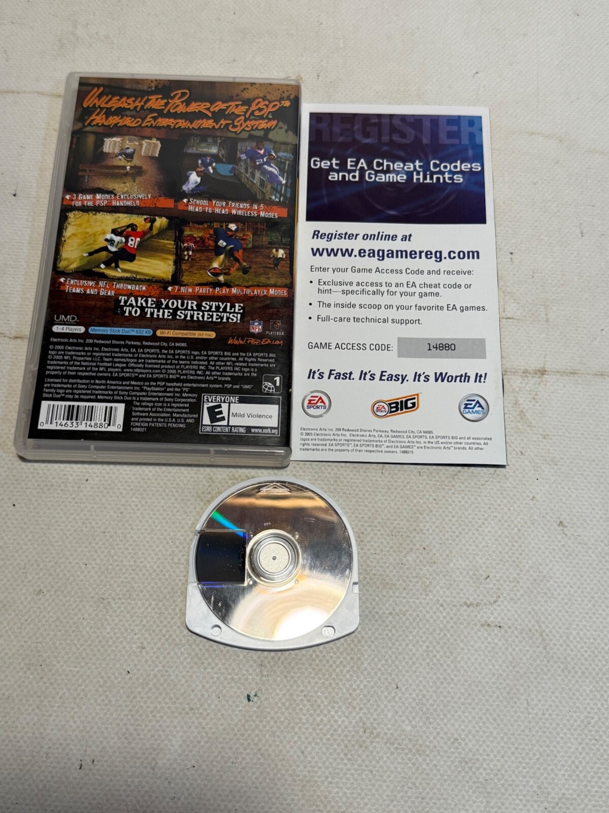 NFL Street 2: Unleashed (Sony PSP, 2005) Case Manual and Game