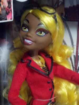 clawdia wolf doll