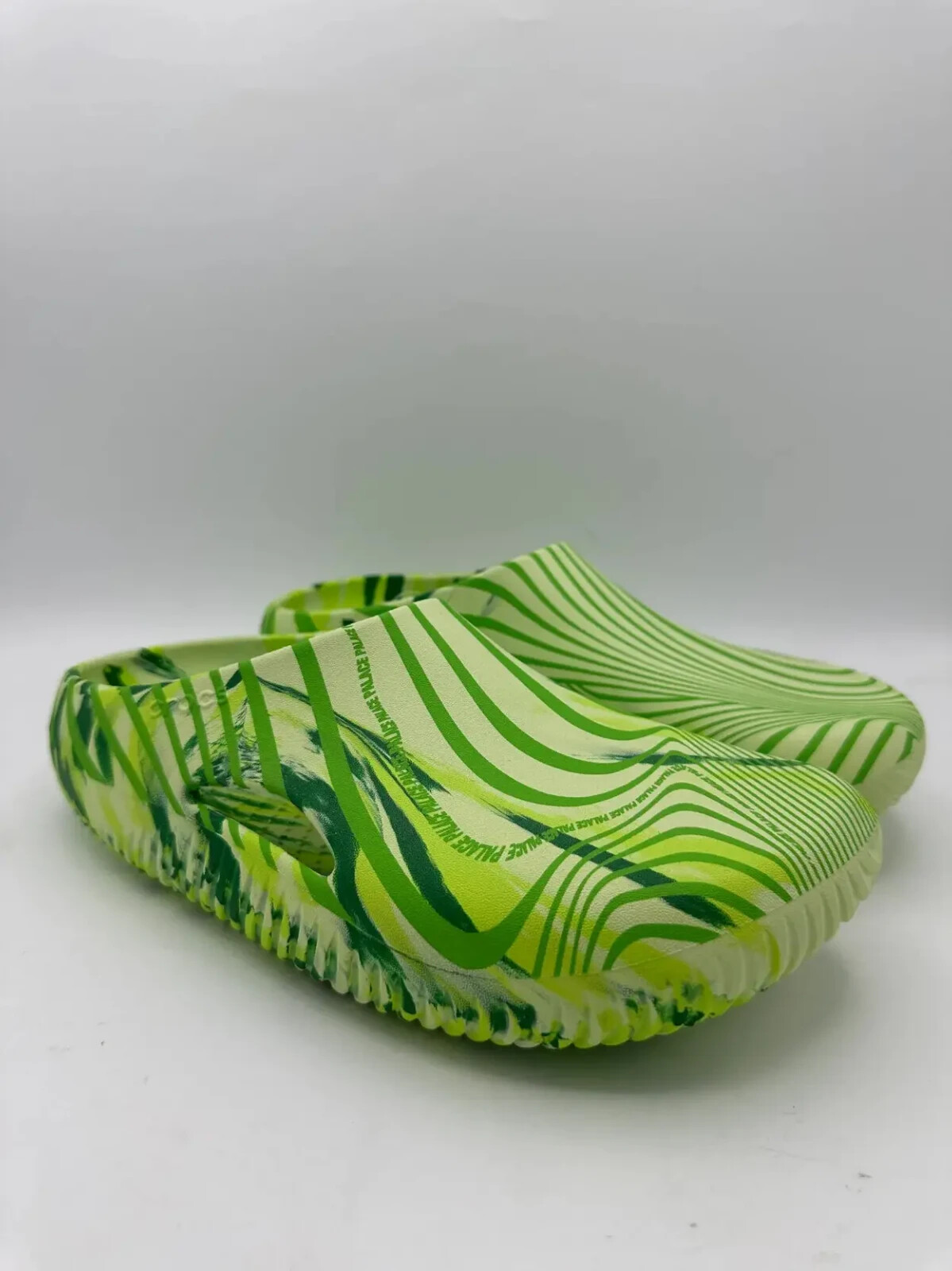 Size 10 - Palace x Crocs Mellow Recovery Clog Celery Green Size 10 - Palace x Crocs Mellow Recovery Clog Celery Green