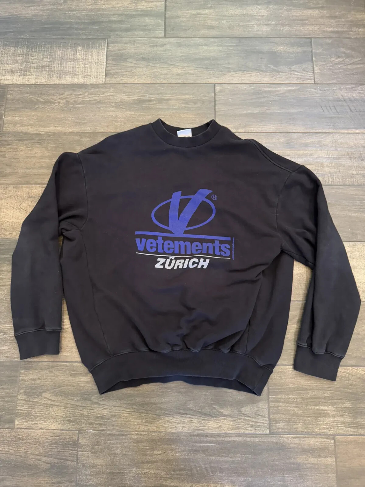 スウェット・トレーナー VETEMENTS SWEATSHIRTS (UE63HD600B BLACK) 20105684_50131196_600.jpg