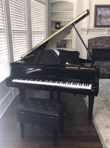 Yamaha G3 Grand Piano Polished Ebony with PianoDisc Player