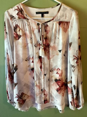 wow WHITE HOUSE BLACK MARKET M WHITE PINK FLORAL TOP fancy CLASSY tassels SHIRT
