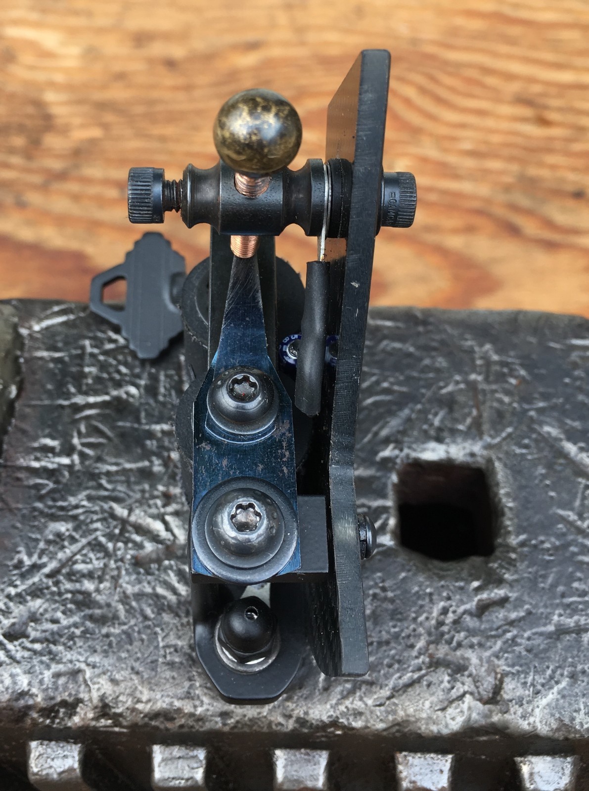 Handmade Carbon Fiber Tattoo Machine Liner Aaron Cain contact