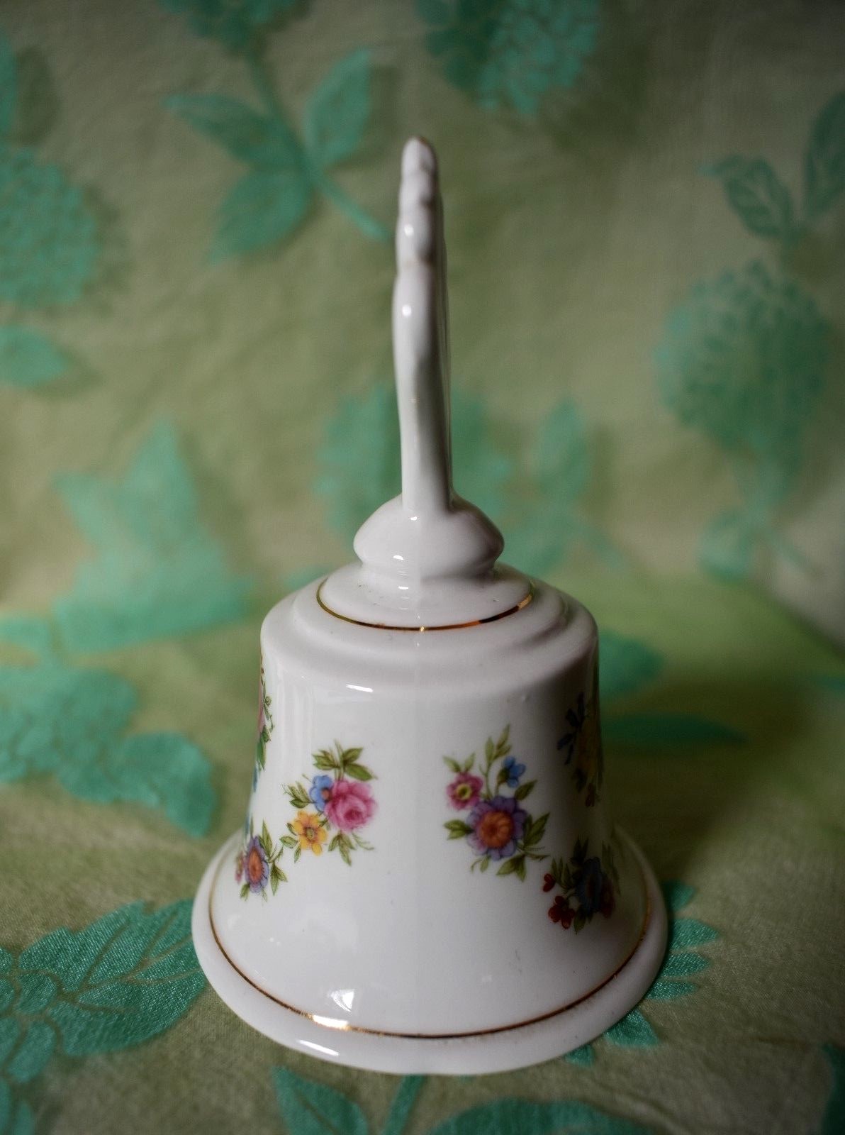 Lysander BELL Fine bone China multi color Flowers Made in England 4 inches tall