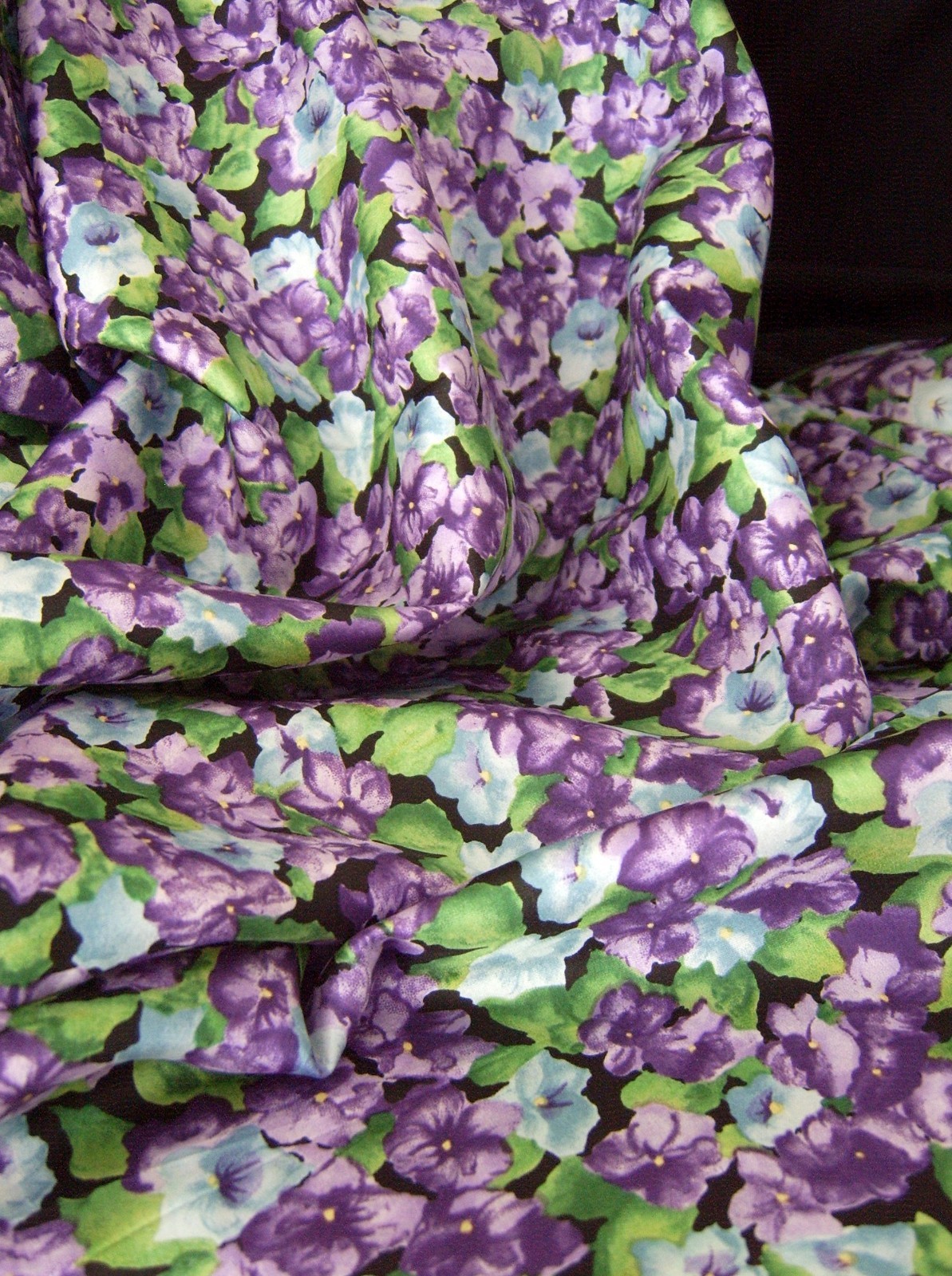 Silk Surah Soft Beautiful Floral Violets Fashion Fabric 1 7/8 yards 45