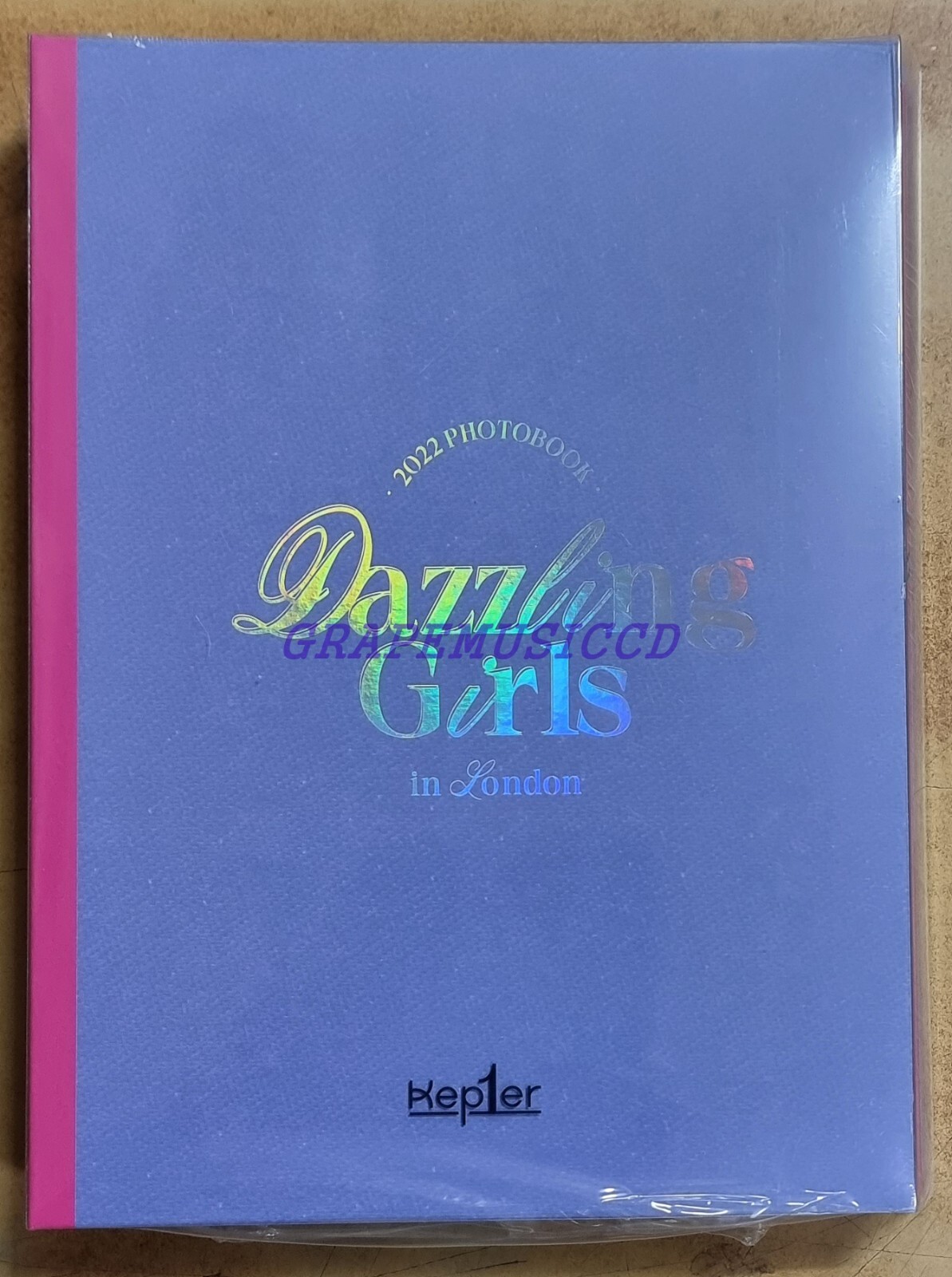 Kep1er KEPLER 2022 PHOTOBOOK Dazzling Girls in London +