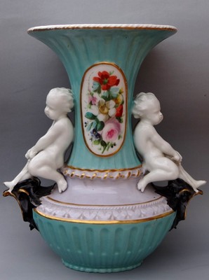 antique vase centre piece cherubs flowers german big size