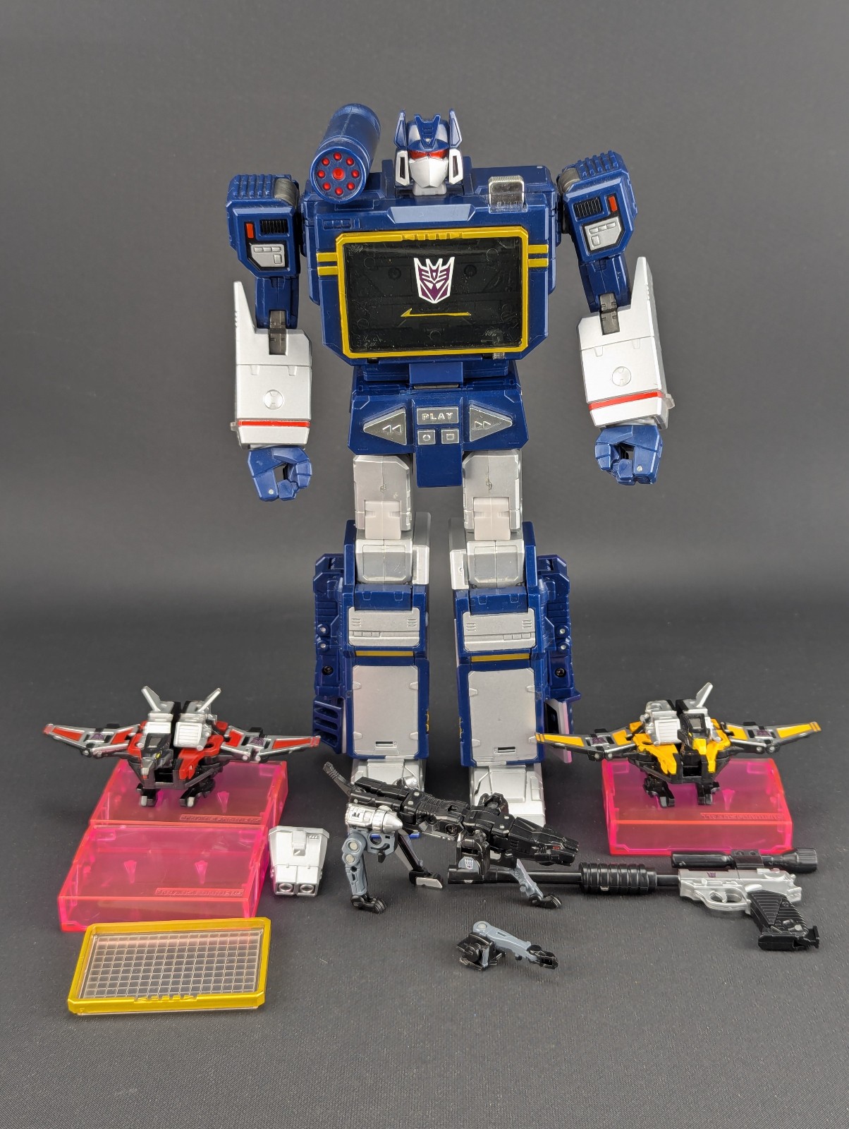 トランスフォーマー サウンドウェーブ MP-13 TRANS FORMERS MP-13 サウンドウェーブ｜トランスフォーマーオフィシャルサイト