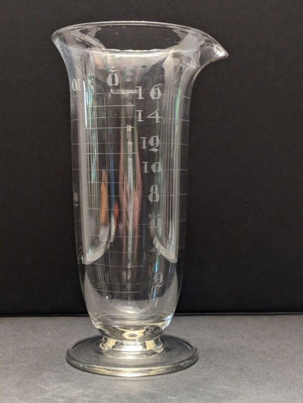 Vintage Antique 16 Oz Graduated Etched Glass Footed Apothecary Measuring Beaker