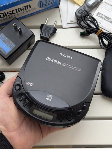 希少　動作品　SONY ディスクマン　D-223 ウォークマン　外装良好 希少 動作品 SONY ディスクマン D-223 ウォークマン 外装良好