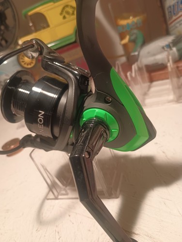 13 Fishing Code Neon 2000 Fishing Reel NEW !! No Box