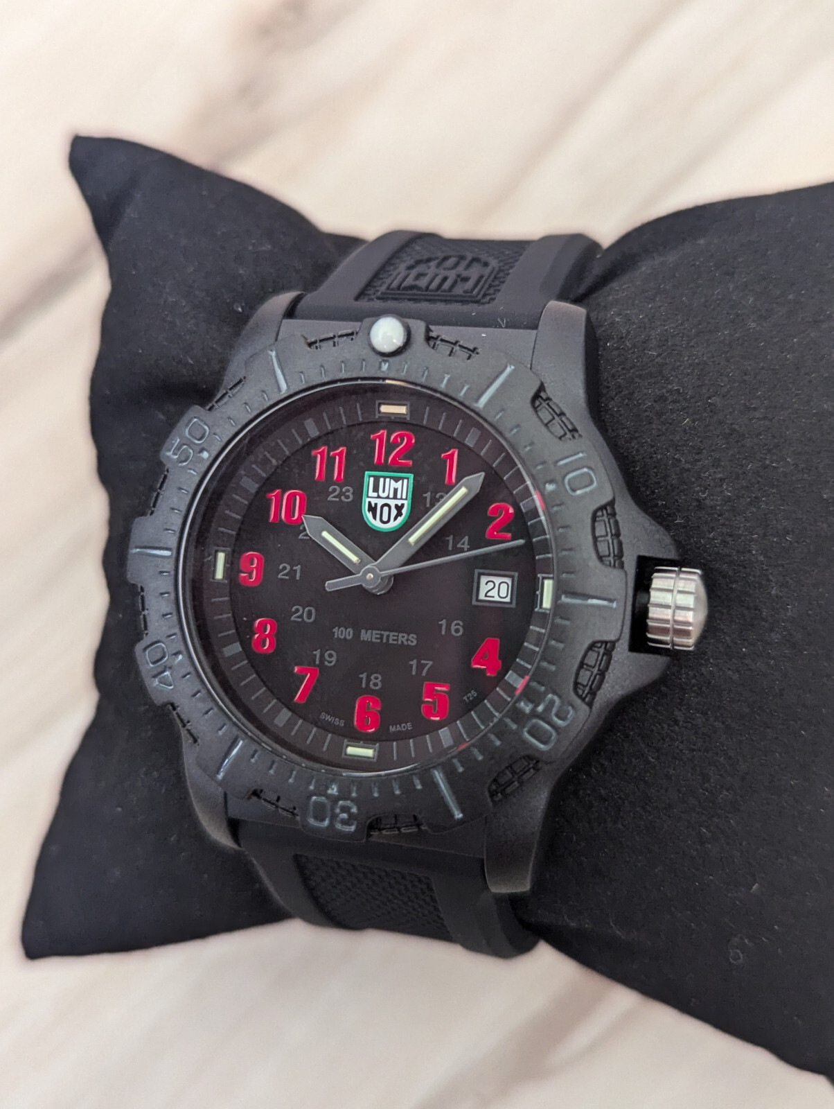 Pre-owned Luminox Manta Ray Men's Military Black Dial Swiss Watch X2.2045