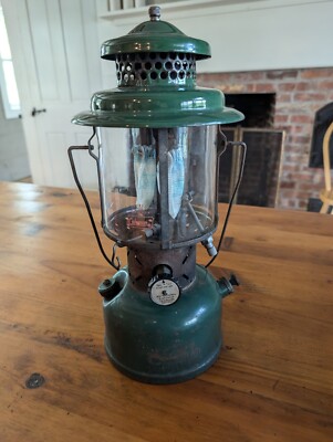 Coleman Sunshine Model 220E Double Mantle Lantern 4/54 Coleman Glass Pyrex 