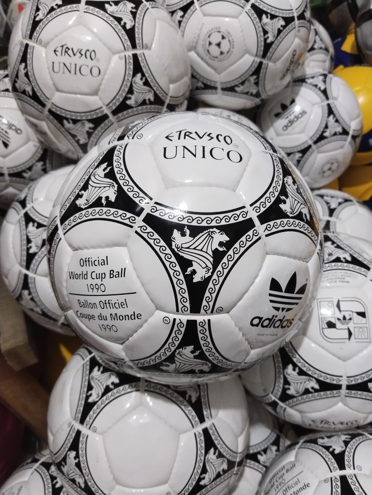 ADIDAS ETRUSCO UNICO FIFA WORLD CUP 1990 OFFICAL SOCCER