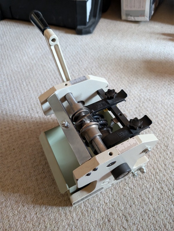 Biege- Und Schneidemaschine FÃ¼R Axiale Bauteile, Stehend, Bjz Tfm-220f