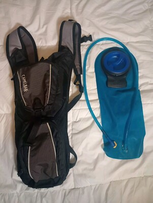 CamelBak Rogue 2L Hydration Backpack - Black Excellent Condition 