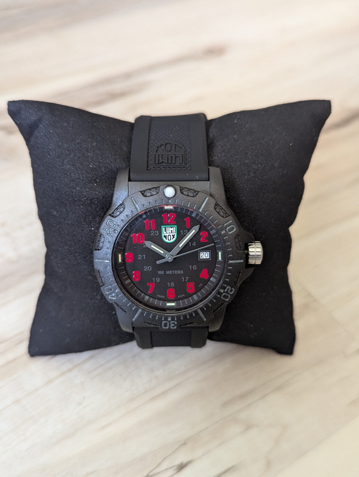 Pre-owned Luminox Manta Ray Men's Military Black Dial Swiss Watch X2.2045