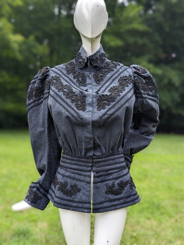 VICTORIAN 1890'S WOOL PUFF SLEEVE JACKET W RICH APPLIED