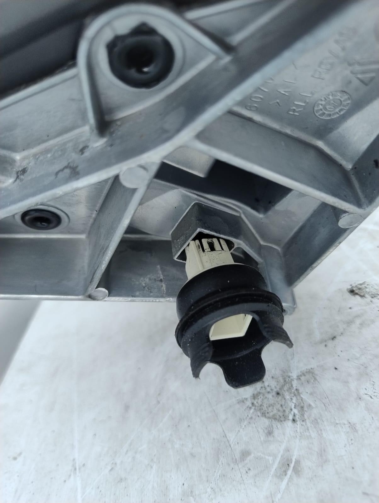 BMW X5 E70 03/2007-11/2012 LEFT DOOR MIRROR WITH SEAT ADJ & MEMORY NON-AUTO DIP - thumbnail 4