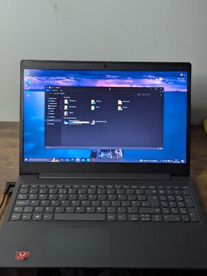 Lenovo V15-ADA 15.6" Laptop Ryzen 5 3500u / 8gb / 256nvme good condition