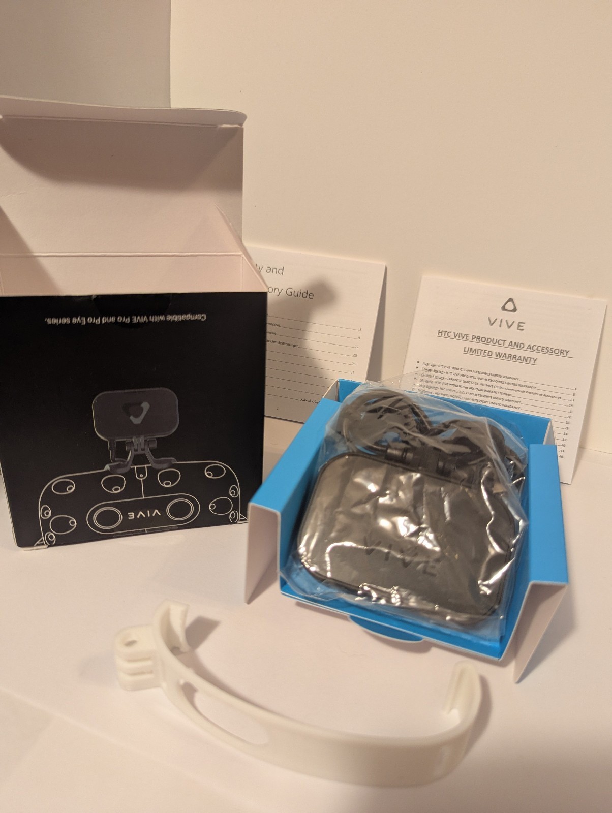 【新品未使用】HTC VIVE Facial Tracker HTC VIVE Facial Tracker | 99HARE003-00 | Buy