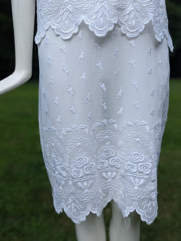 BEAUTIFUL FLAPPER 1920’S RICH EMBROIDERED WHITE MUSLIN DRESS 