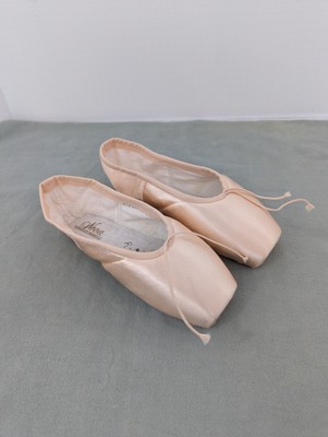 Grishko Nova pointe shoes for ballet dancers size 6.5M