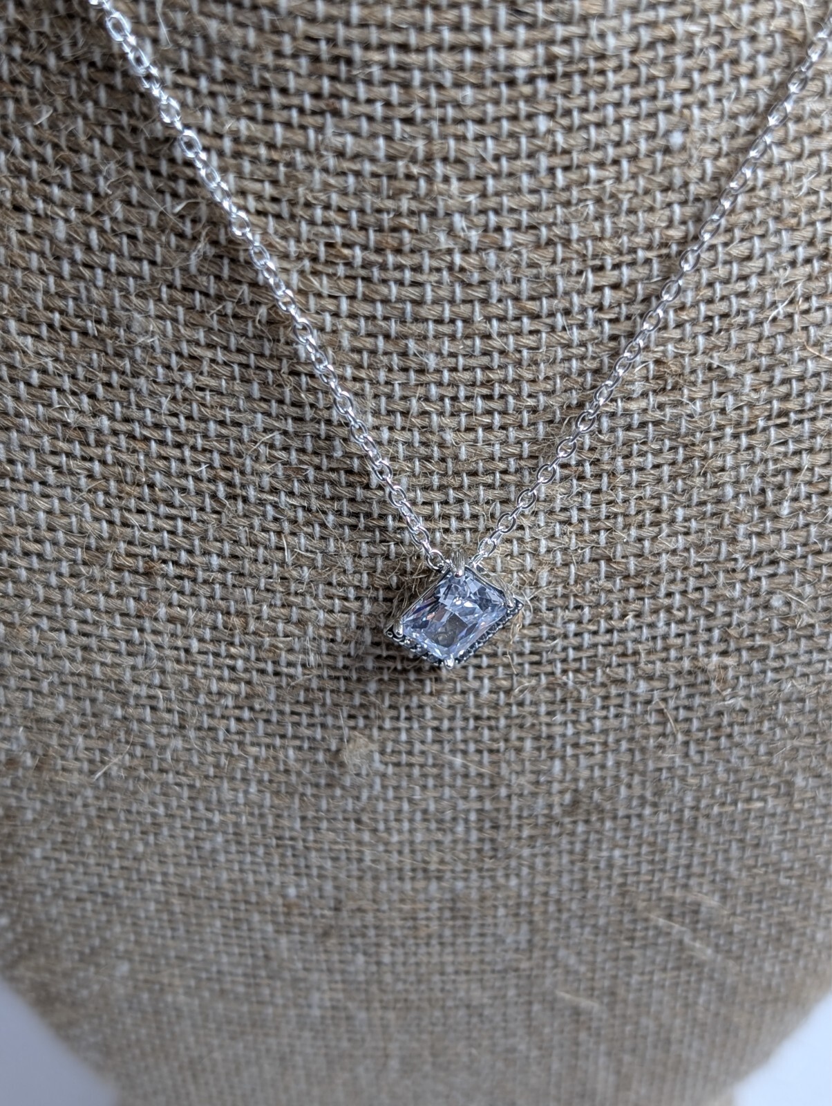 PANDORAネックレス Amazon | パンドラのジュエリービーズとパヴェキュービック