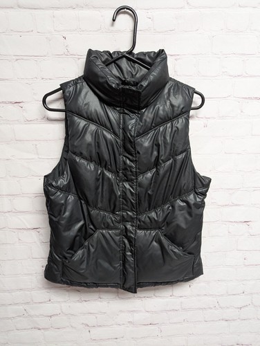 W Old Navy Puffer Vest Medium NWOT. 1042 | eBay