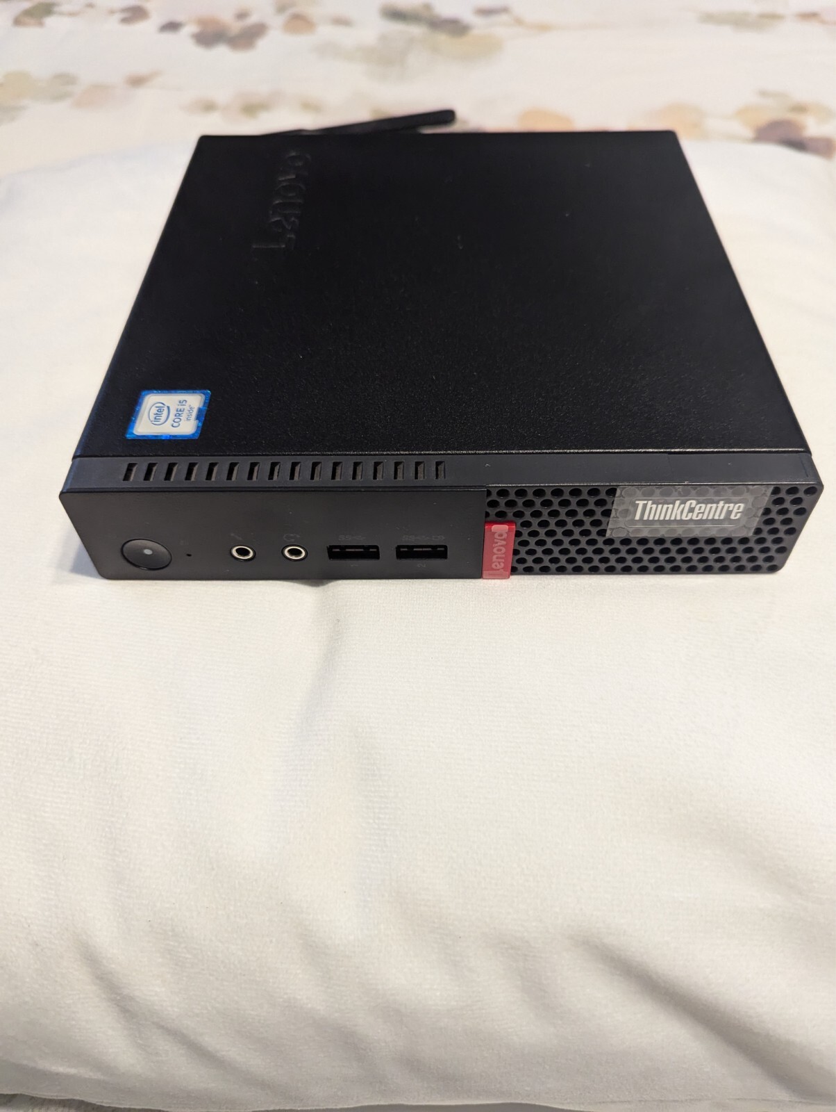 レノボ ThinkCentre M630e Tiny Lenovo ThinkCentre M630e Tiny | Compact, modular business