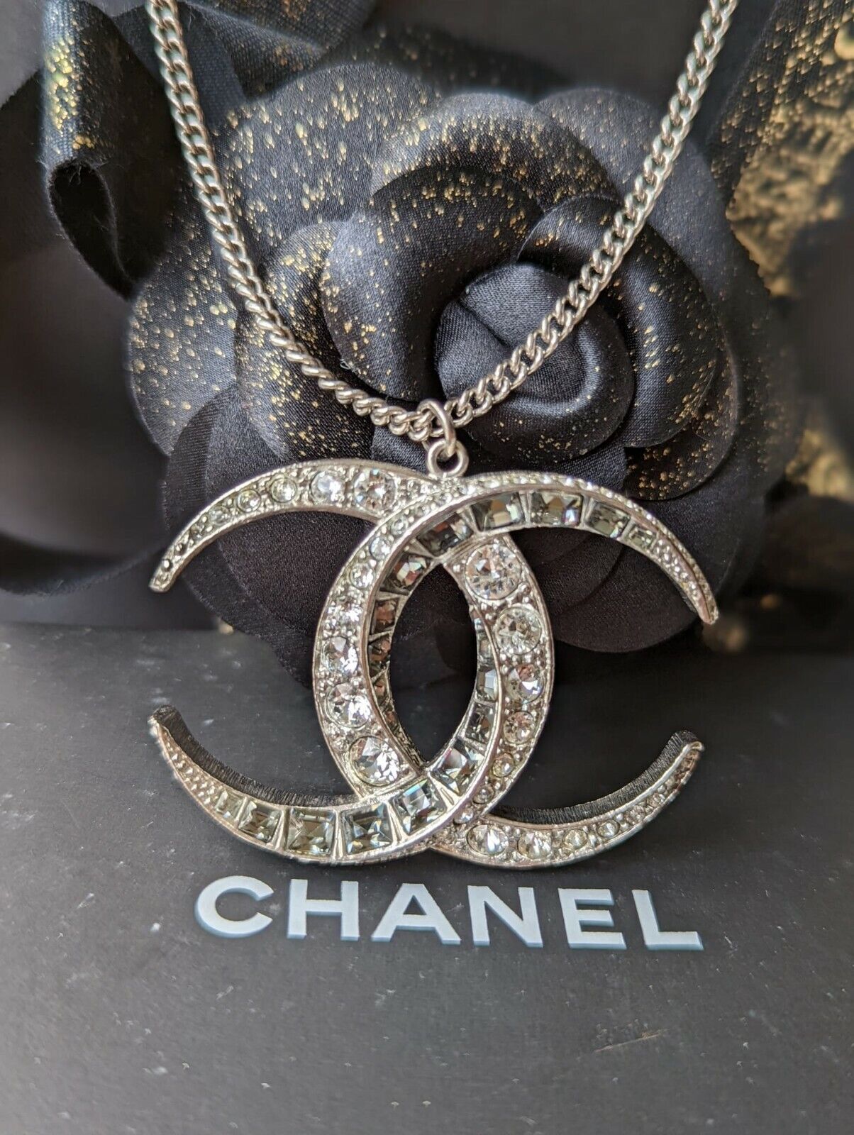 Authentic Chanel CC B15C Logo Dubai Moon Collection crystal Authentic Chanel CC B15C Logo Dubai Moon Collection crystal