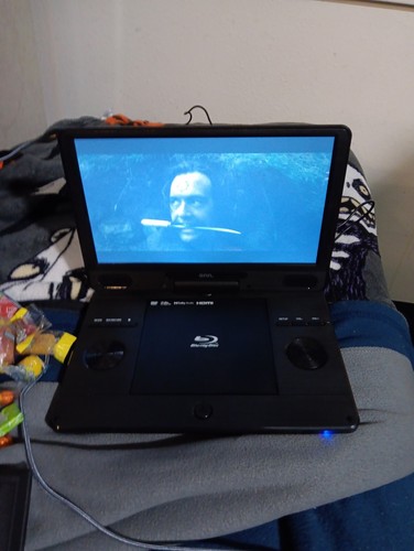 美品　ポータブル　ブルーレイプレーヤー　ONN 11インチ　100009768 Amazon.com: ONN 11