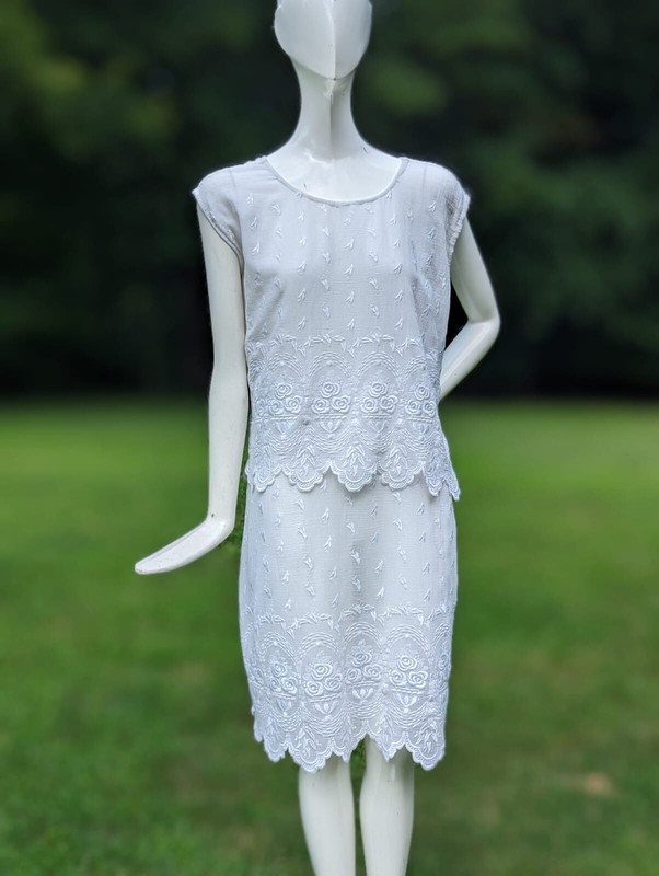 BEAUTIFUL FLAPPER 1920’S RICH EMBROIDERED WHITE MUSLIN DRESS 