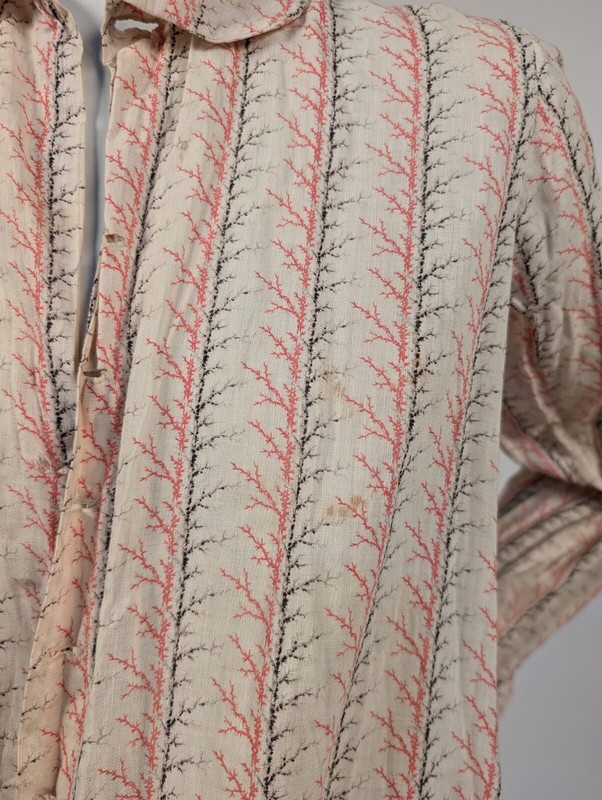 VICTORIAN 19TH C CALICO COTTON WRAPPER DRESS W UNUSUAL RED +