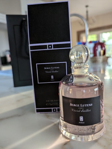 Serge Lutens Vitriol d’œillet 50ml Vitriol d'œillet Serge Lutens perfume - a fragrance for