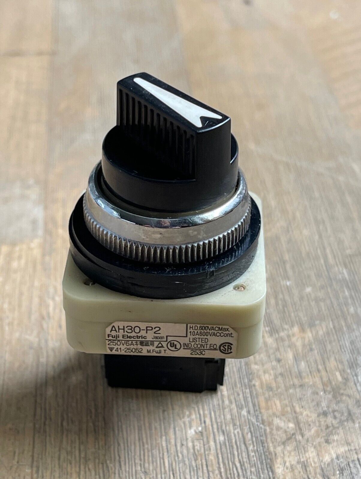 FUJI ELECTRIC AH30-P2 2 POSITION SELECTOR SWITCH 6A 250V | eBay FUJI ELECTRIC AH30-P2 2 POSITION SELECTOR SWITCH 6A 250V | eBay