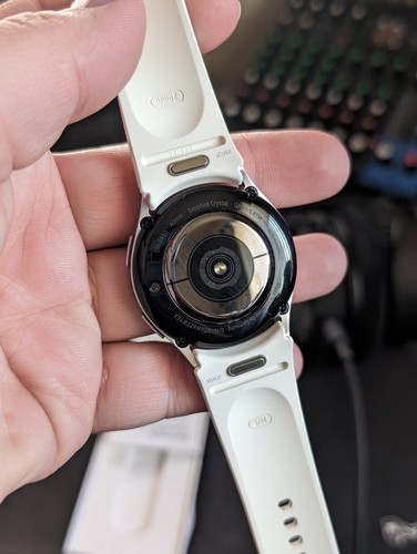 Samsung Watch 6 Gold 40mm Bluetooth Smartwatch SM Samsung Watch 6 Gold 40mm Bluetooth Smartwatch SM