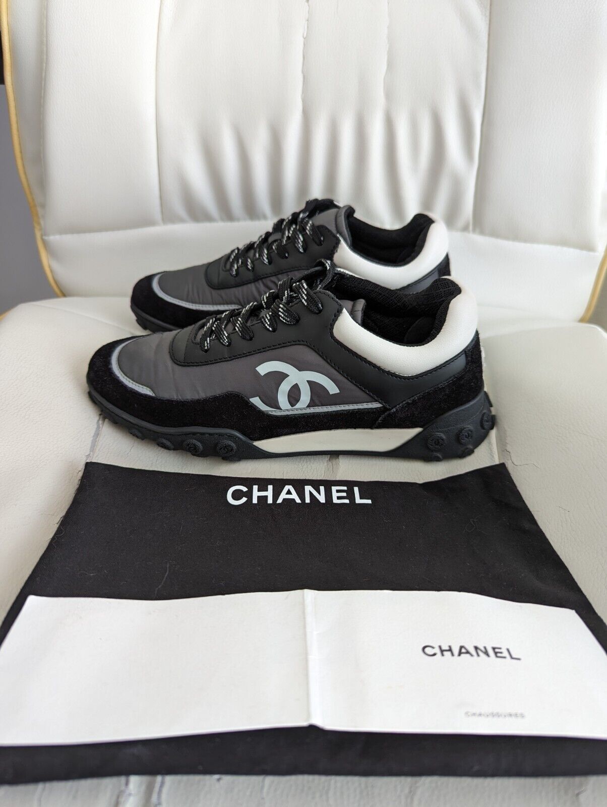 CHANEL CC Logo Black Suede Nylon Trainers Sneakers Shoes CHANEL CC Logo Black Suede Nylon Trainers Sneakers Shoes