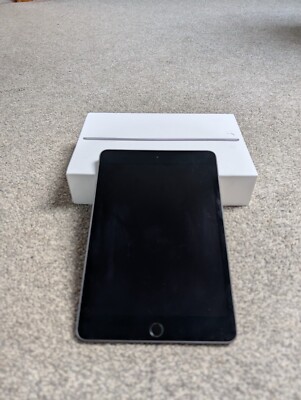 Apple iPad Mini (5th Generation) 64GB, Wi-Fi, 7.9in - Space Grey