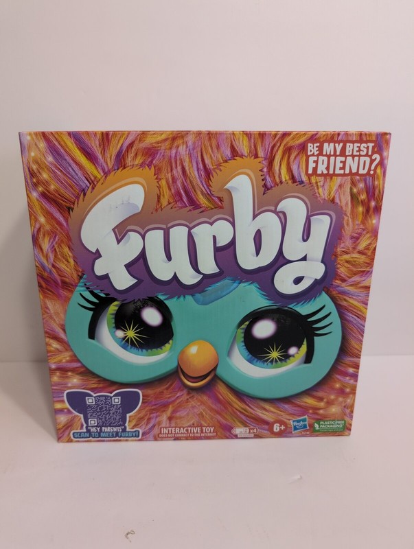 Furby Coral Plush Toy Voice Activated 15 Fashion Accessories Interactive