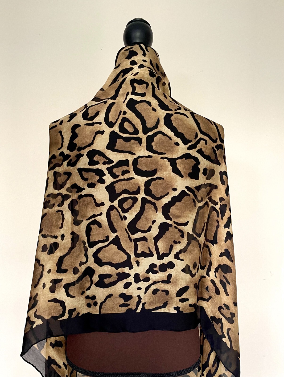 Pre-owned Gucci Unisex  Silk Scarf Leopard Animal Print Black Beige Chiffon Stole Scarf