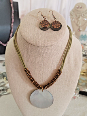 Lia sophia mother of pearl best sale necklace