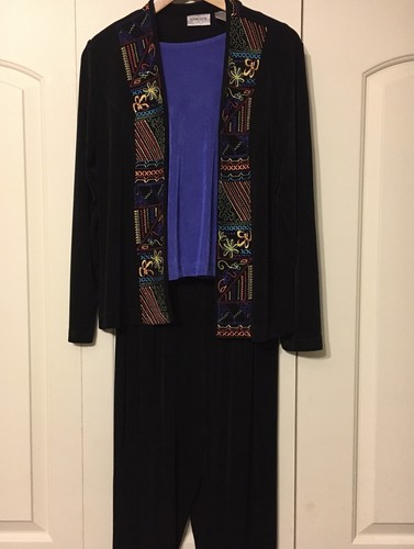 Chico’s 2 jackets | 2 tops | 1 pair of pants | All Size 1