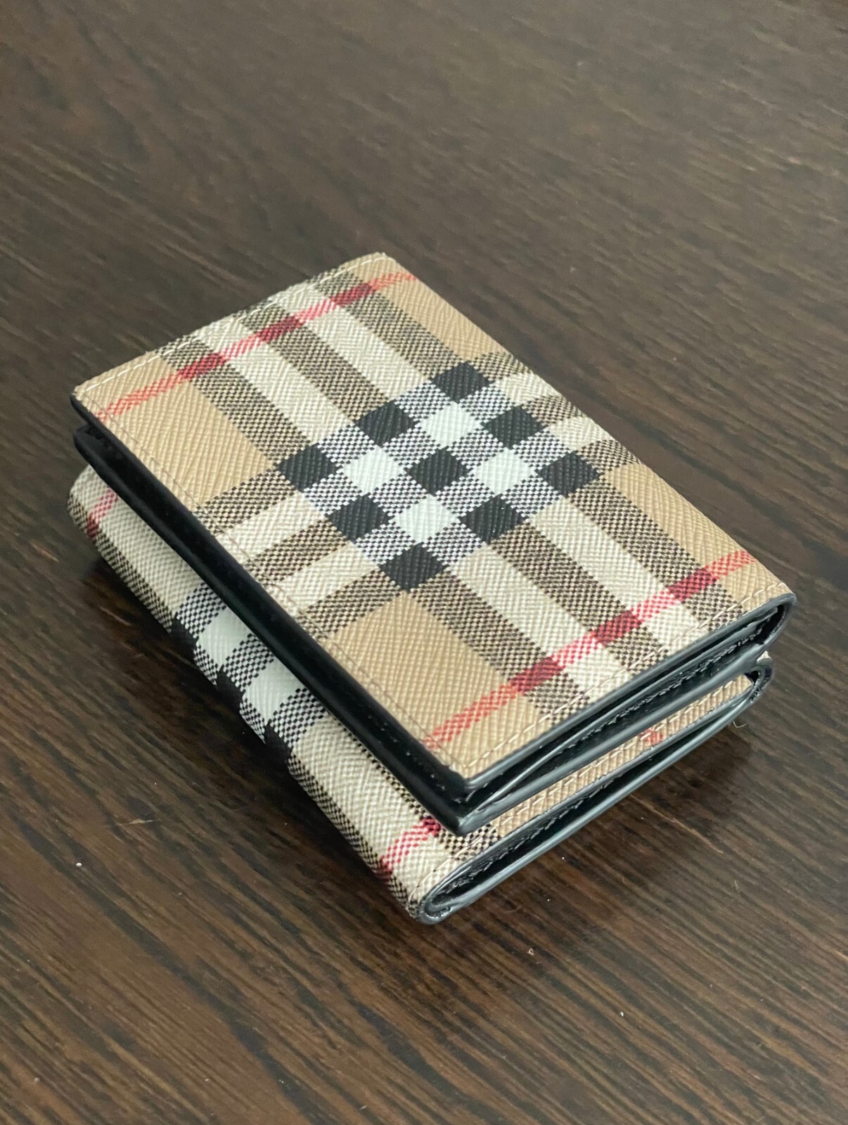 BURBERRY チェックトライフォルト財布 8086005LSCOMPACT A3888 BURBERRY チェックトライフォルト財布 8086005LSCOMPACT A3888
