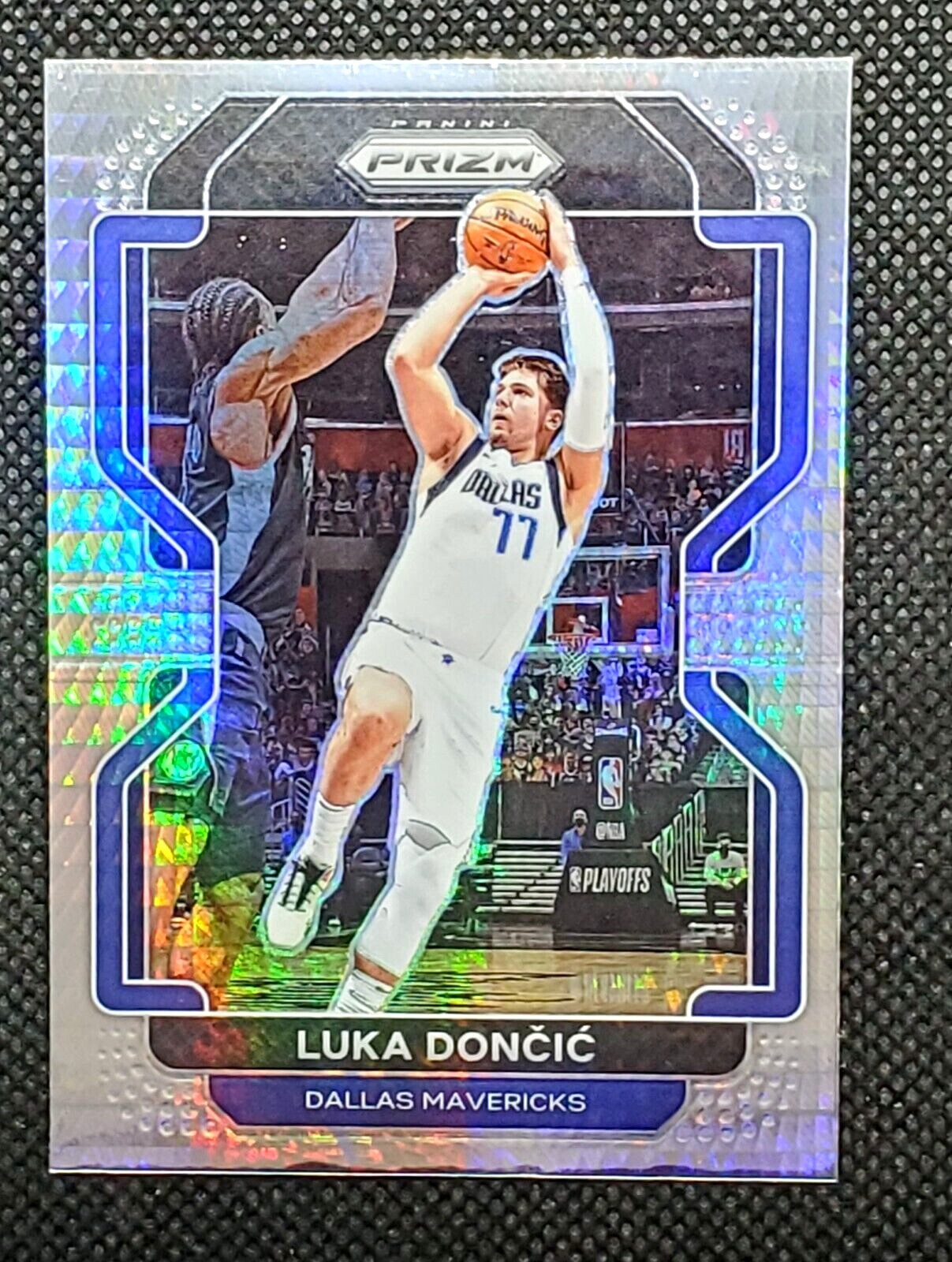 Luka Doncic 2021-22 Panini Prizm Hyper Prizm SP Dallas