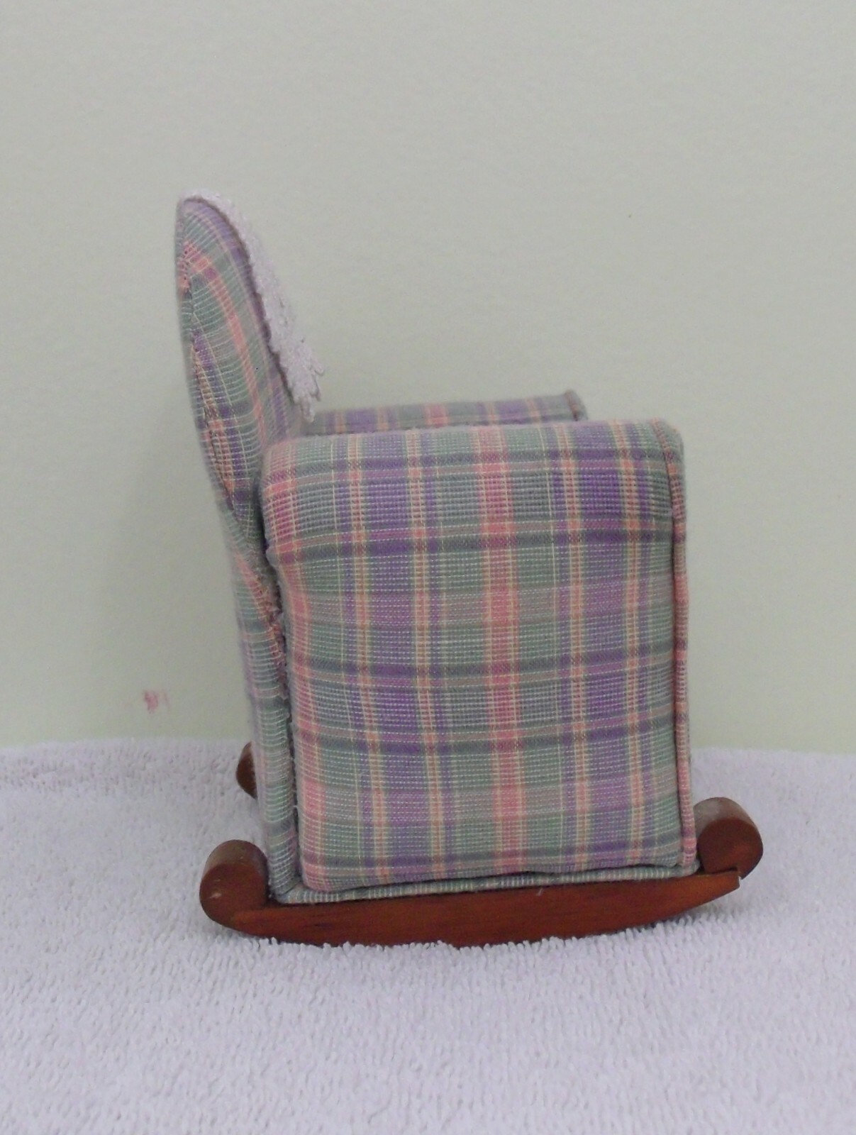 Rocking Chair Cozy Chair Soft Multi-Color Plaid Pincushion