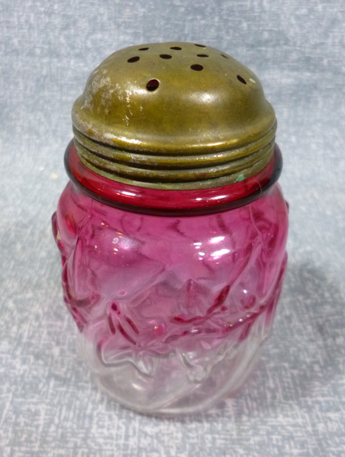 Antique Northwood Royal Ivy Rubina Sugar Shaker Muffineer