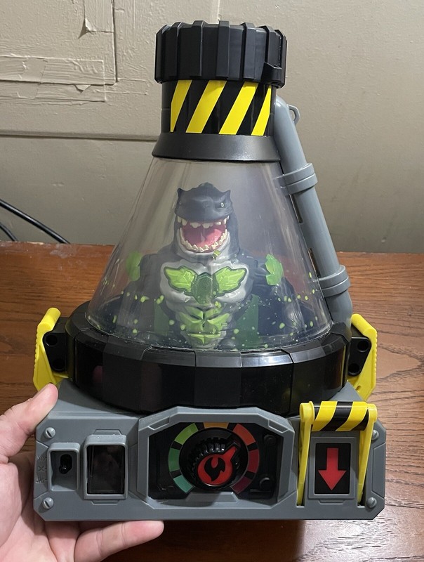 Beast Lab Stealth Strike Shark  Beast Creator Working Lights/sounds