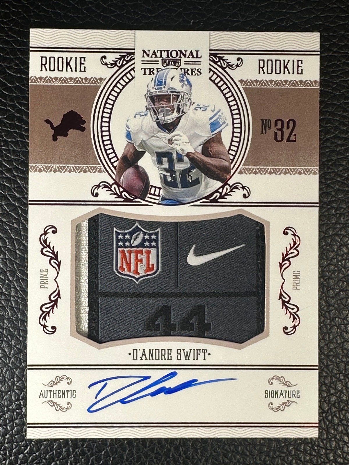 2020 National Treasures Red D'Andre Swift Auto NFL Shield Nike Logo Patch RC