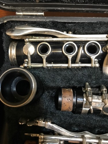 Yamaha 20 Clarinet, Very Good Condition . Ready to play. Yamaha Black Hard-Case